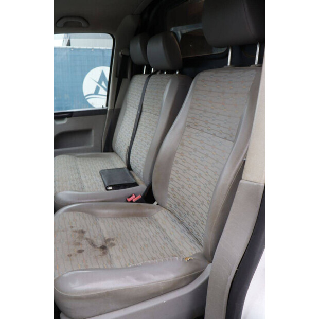 Volkswagen Transporter-47797528