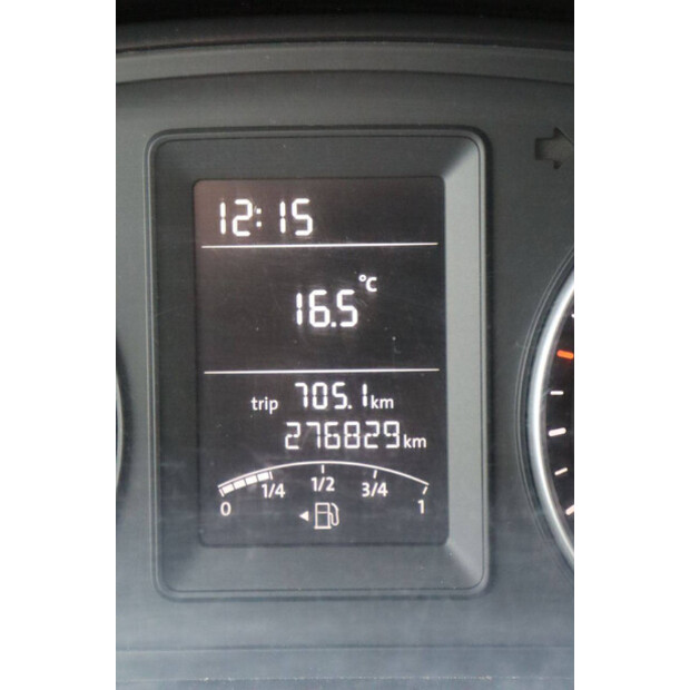 Volkswagen Transporter-47797536
