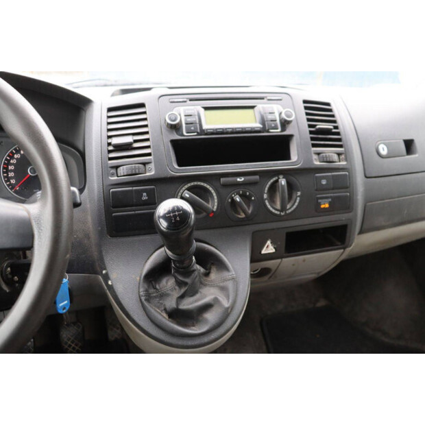 Volkswagen Transporter-47797537