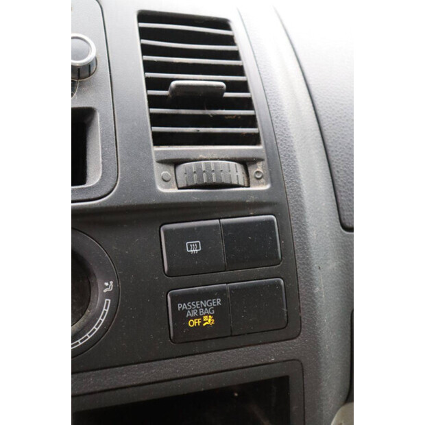 Volkswagen Transporter-47797540