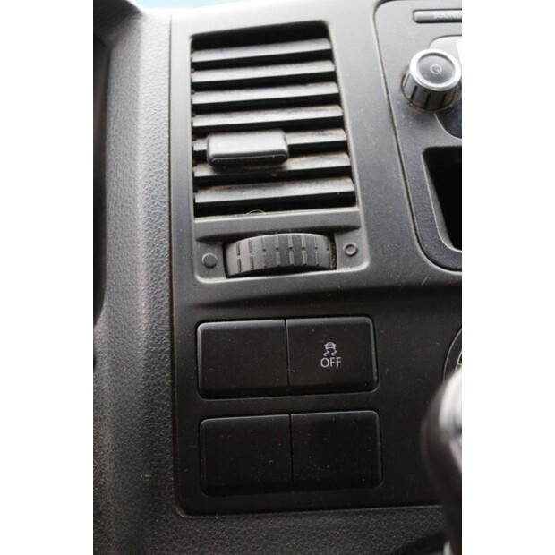 Volkswagen Transporter-47797541