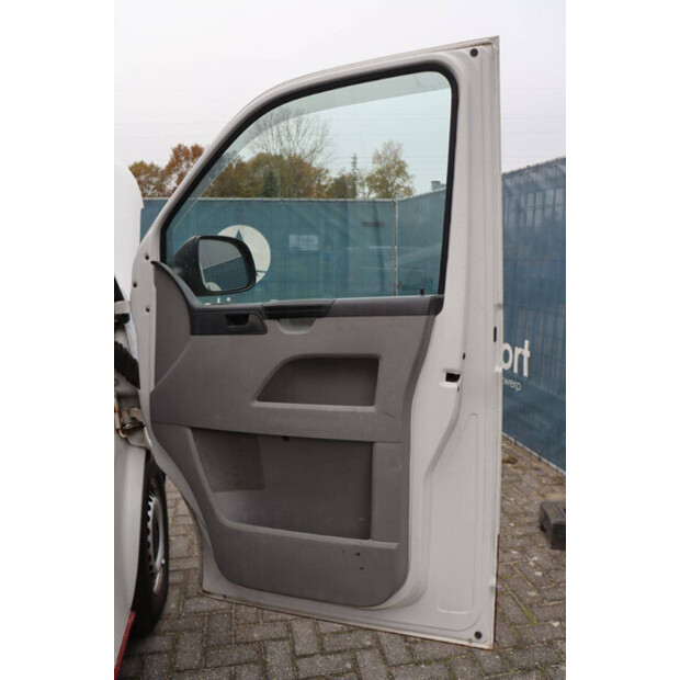 Volkswagen Transporter-47797544