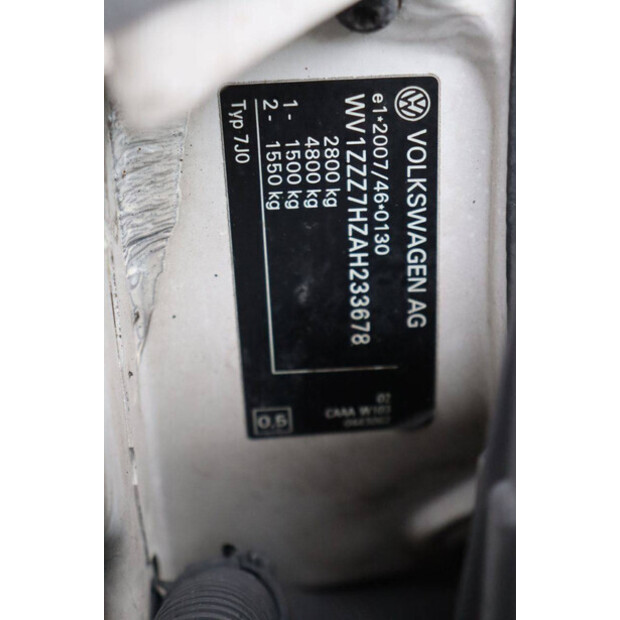 Volkswagen Transporter-47797548
