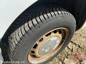 2012-peugeot-partner-1462031-47810059
