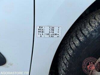2012-peugeot-partner-1462031-47810070