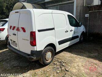 2012-peugeot-partner-1462031-47810074