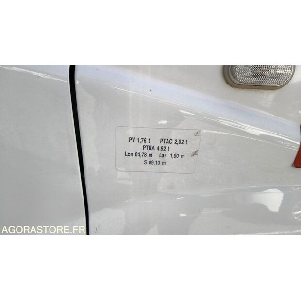 2011 NISSAN Primastar-47810228