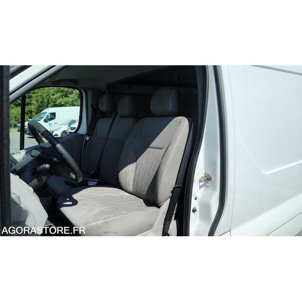 2011 NISSAN Primastar-47810258