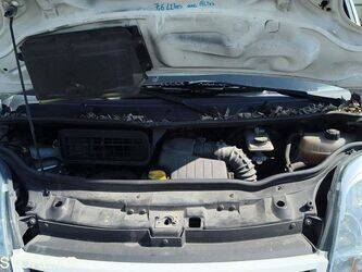 2011-nissan-primastar-47810264