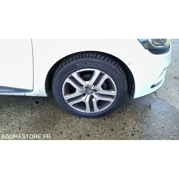2017 رينو Clio-47810634