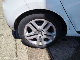 2017-renault-clio-1462072-47810636