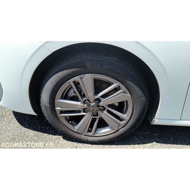 2022 Peugeot 308-47810904