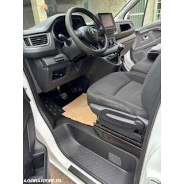 2023 Renault Trafic-47811169
