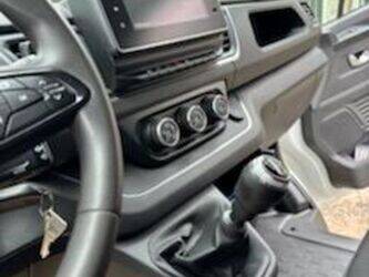 2023-renault-trafic-1462141-47811171