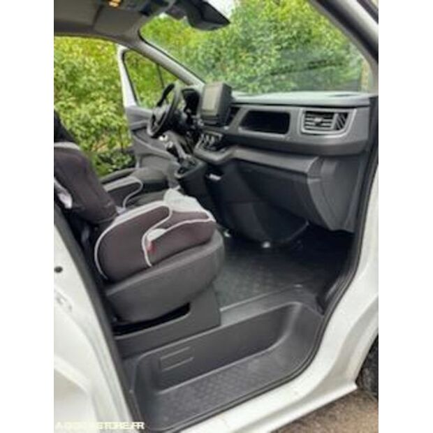 2023 Renault Trafic-47811175