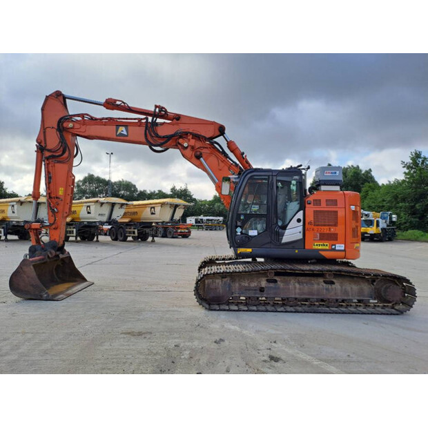 2021 Hitachi ZX225USLC-6-47815502