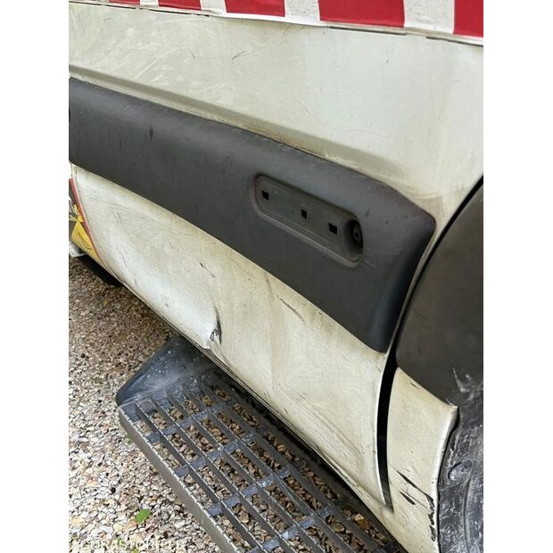2009 Renault Mascott-47827289