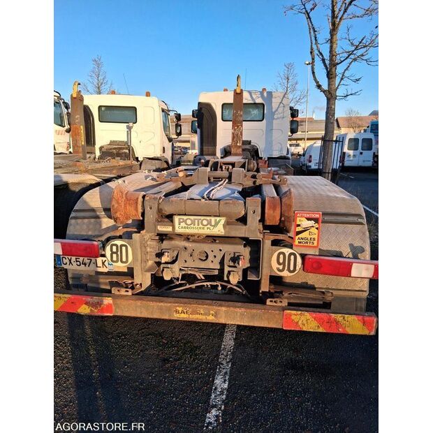 2016 Renault T-47827868