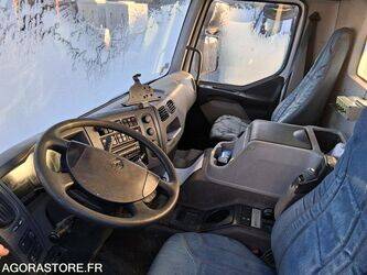 2016-renault-t-1462887-47827869