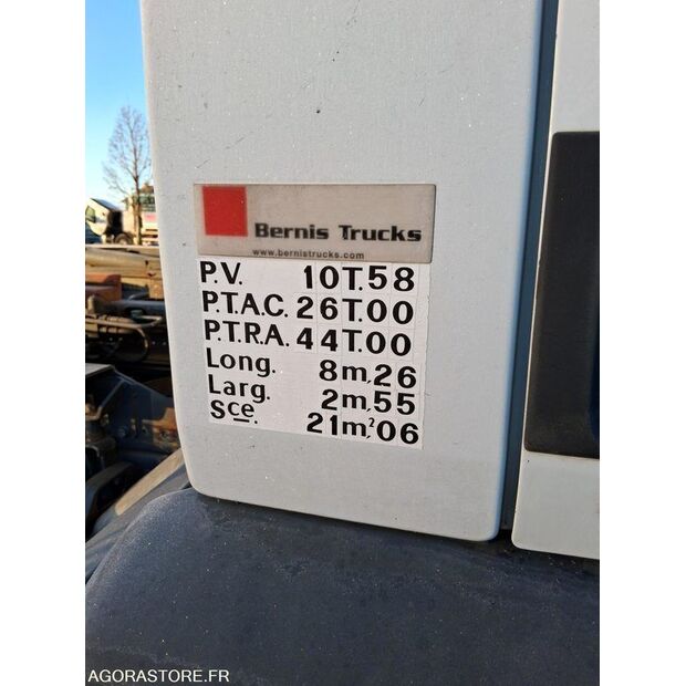 2016 Renault T-47827870