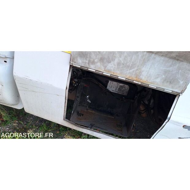 2009 Renault Mascott-47828053