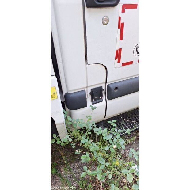 2009 Renault Mascott-47828072