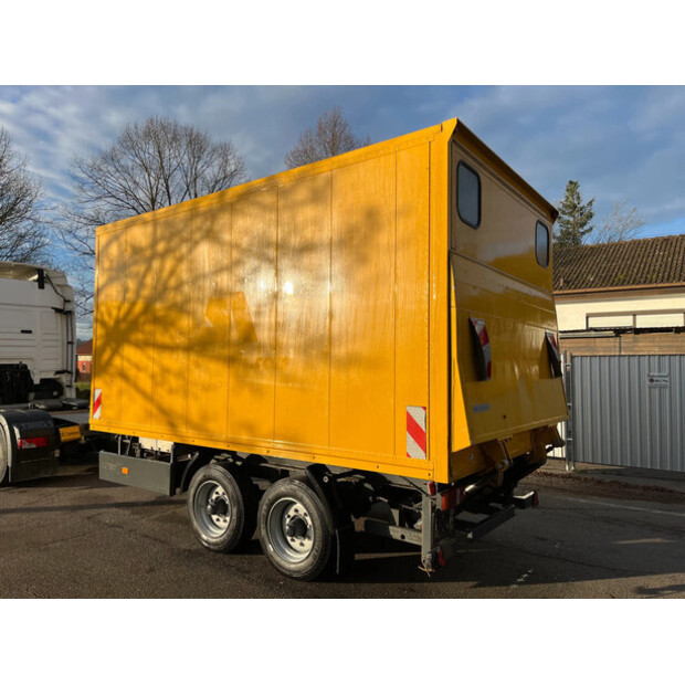 1994 JUNGE OTHERS-47831547