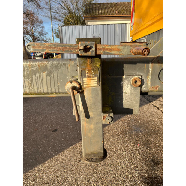 1994 JUNGE OTHERS-47831561