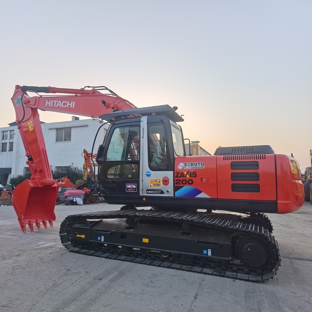 2025 Hitachi ZX200-47836788