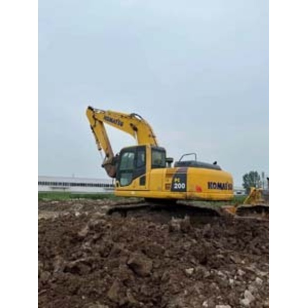 2023 Komatsu PC200-8M0-47846153