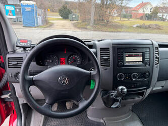 2015-volkswagen-crafter-35-1462962-47849351