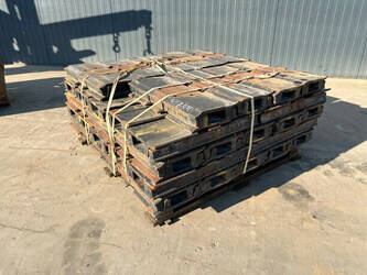 Image for ATTACHMENTS 2026 Caterpillar 330C / 330D / 336D / 336E / 336F Shoes
