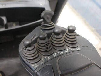 2016-linde-h40t-02-47851971