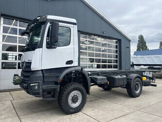 صورة ل شاحنات حاويات 2026 مرسيدس بنز Arocs 1836 AK 4x4 Container Chassis