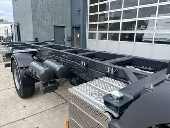 2026-mercedes-benz-arocs-1836-ak-4x4-container-chassis-47852296