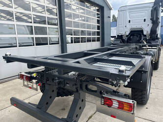 2026-mercedes-benz-arocs-1836-ak-4x4-container-chassis-47852297