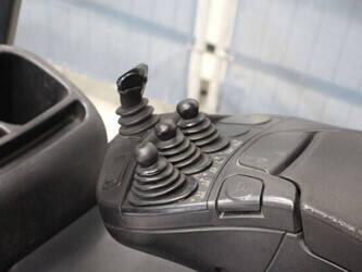 2014-linde-e16h-02-1463241-47868650