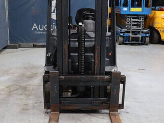 2015-linde-e30l-01-1463300-47870458