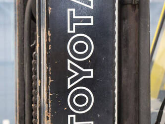 2011-toyota-7fbmf25-1463301-47870499