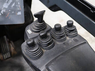 2011-toyota-7fbmf25-1463301-47870510