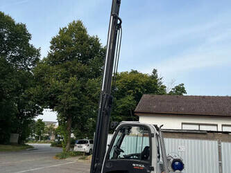 2012-still-rx70-35-1463345-47872360