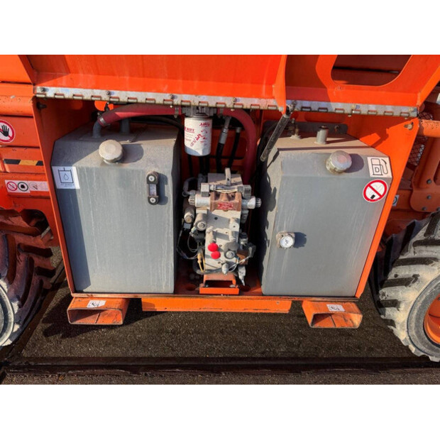 2015 SkyJack SJ6832RT-47874819