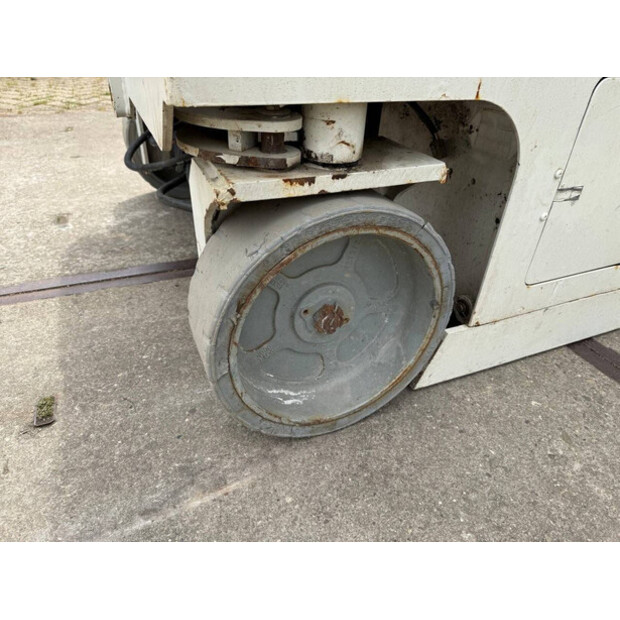 2015 Genie GS-4047-47874836