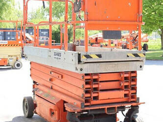 2010-jlg-3246es-1463386-47874891