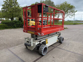2016-holland-lift-hl84-e14-47874975