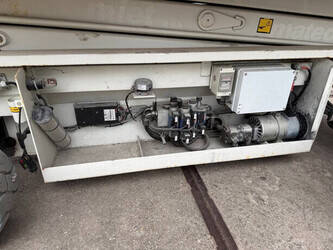 2016-holland-lift-hl84-e14-47874978