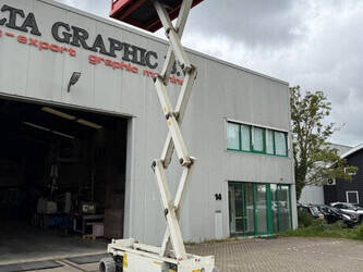 2016-holland-lift-hl84-e14-47874981