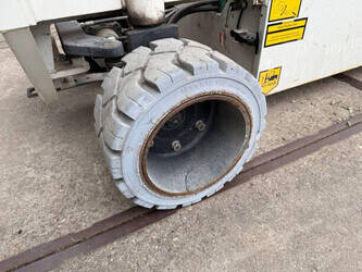 2016-holland-lift-hl84-e14-47874986