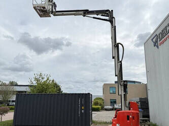 2013-jlg-toucan-1210-1463392-47875068