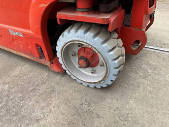 2013-jlg-toucan-1210-1463392-47875071